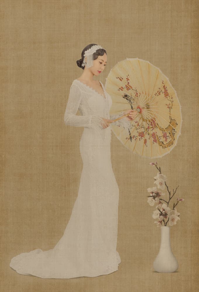 Elegant Lady With Parasol by 吴子诚WuZiCheng — canvas wall art